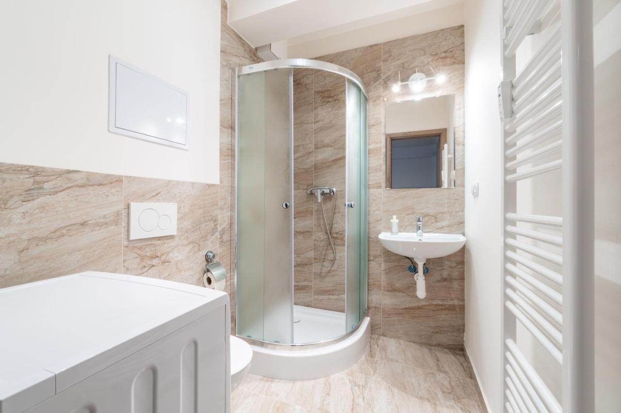 Brand New Studio Apartment # 42 In Brand New Building With Free Parking In The Center Prague Exterior photo